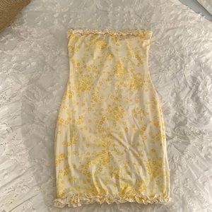 yellow and white floral strapless dress